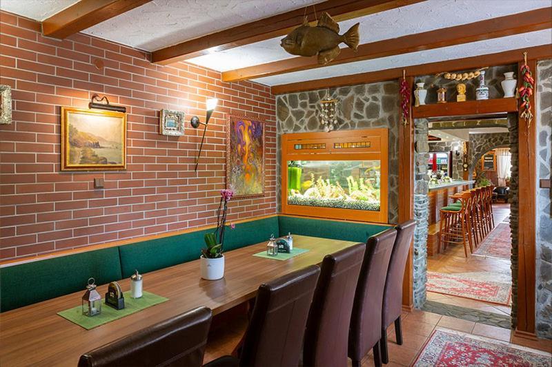 Hotel El Greco Roznov pod Radhostem Ngoại thất bức ảnh