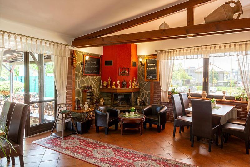 Hotel El Greco Roznov pod Radhostem Ngoại thất bức ảnh