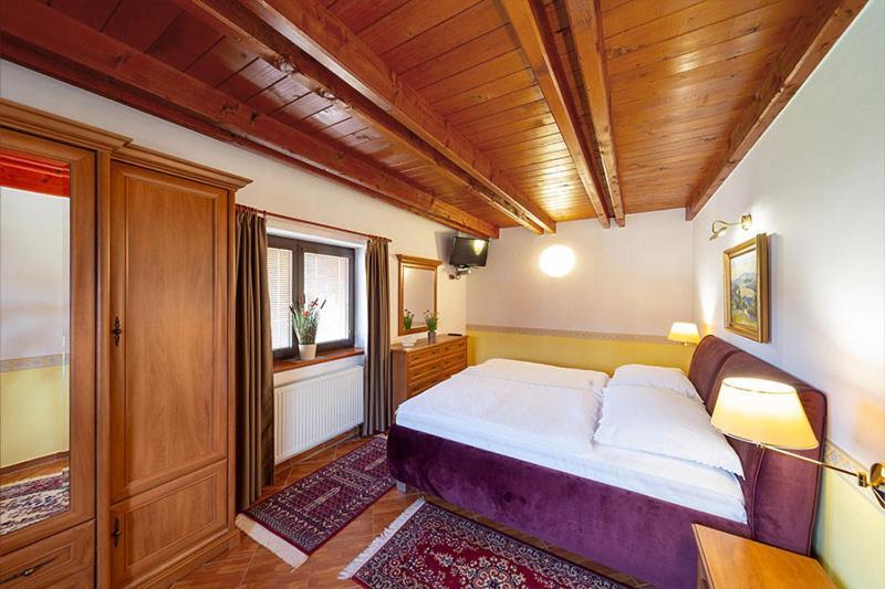 Hotel El Greco Roznov pod Radhostem Ngoại thất bức ảnh